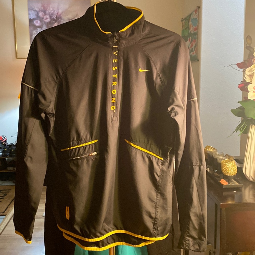 NIKE LIVESTRONG WINDBREAKER.